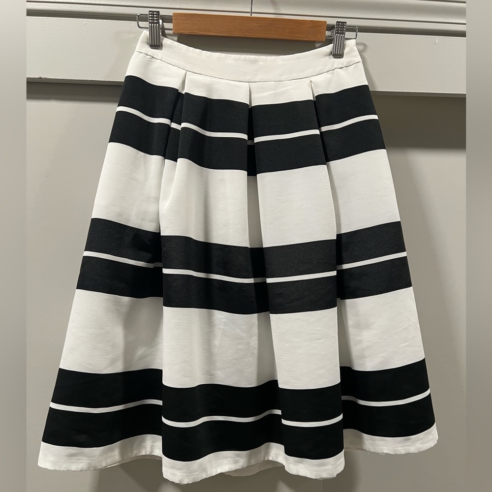 Express Skirt - Black & White - Size 2